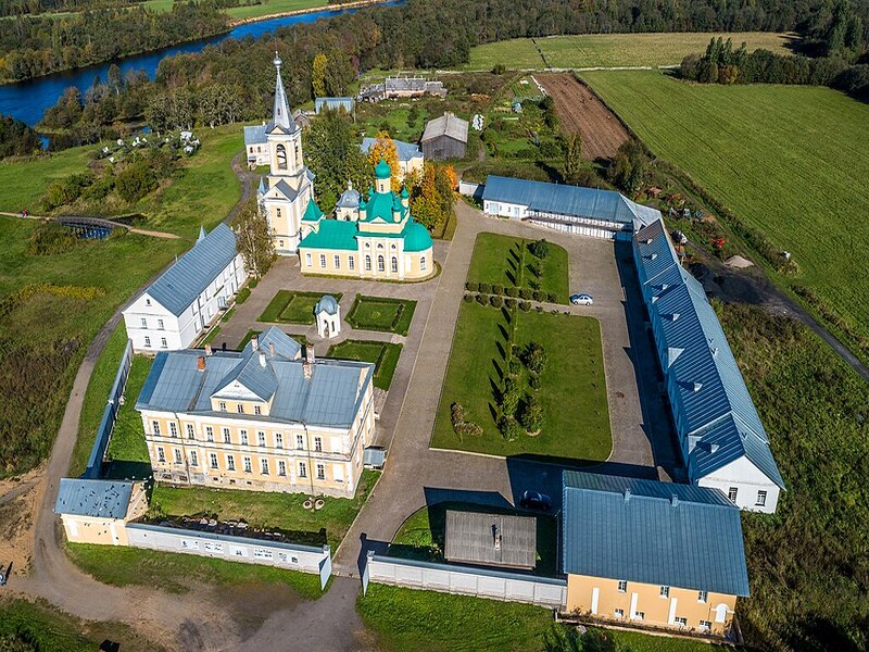 Введено-Оятский женский монастырь Введено-Оятский женский монастырь.